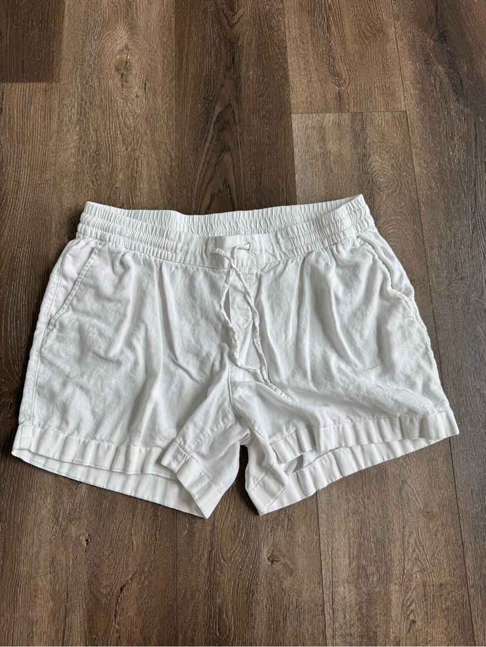Old Navy White Elastic Waist Linen Shorts Women’s Size Large